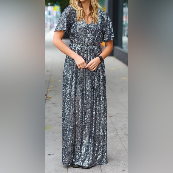 NWOT Silver Sequins Flutter Sleeve Side Slit Maxi Dress. Size Small. 🪩 - Picture 1 of 12